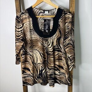 Ashley Jill Brown and Black Women's Top